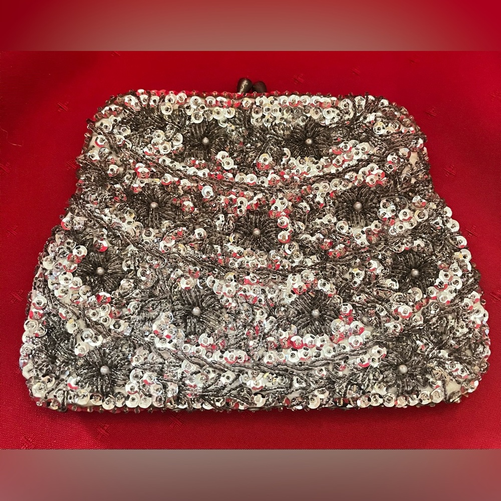BonSoir Paris Vintage Sterling Silver clasp Elegant Beaded Clutch